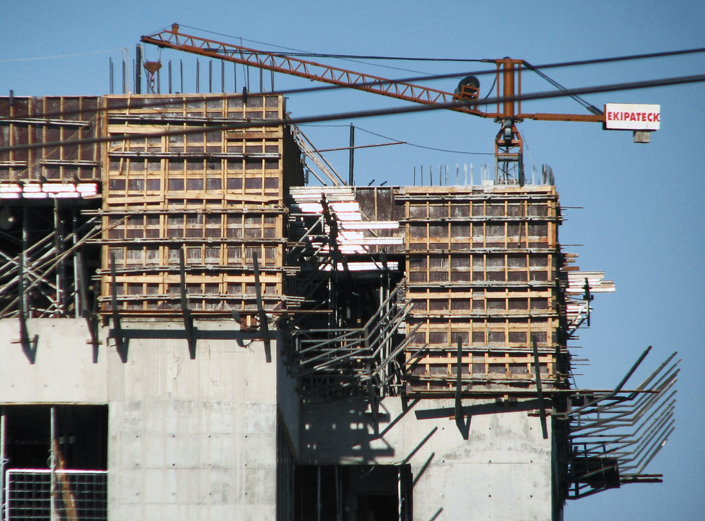 Salários da construção civil ultrapassam pela primeira vez os 1.000 euros em plena pandemia