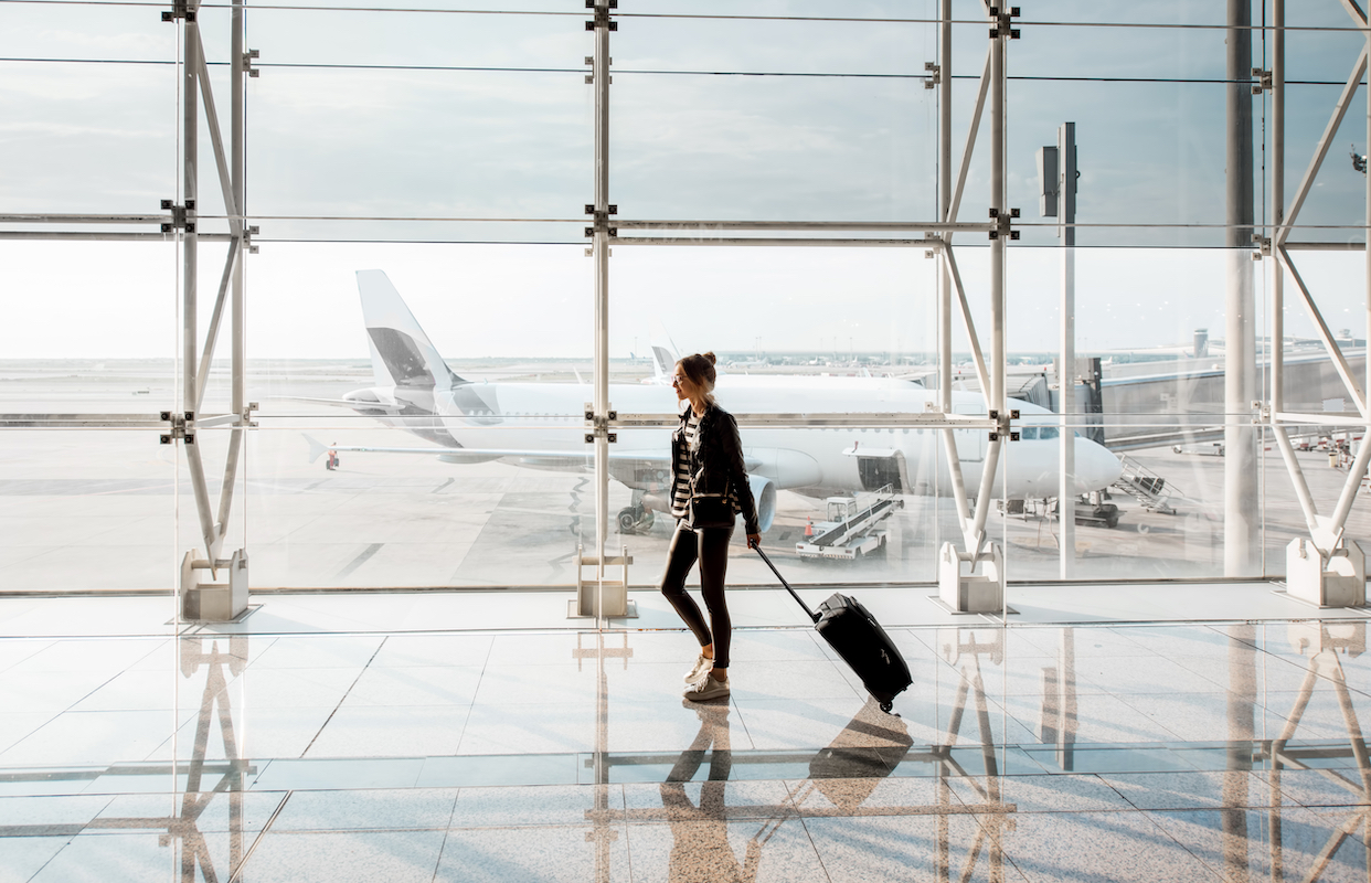 Passageiros internacionais pagam taxa de carbono de 2€ a partir de julho