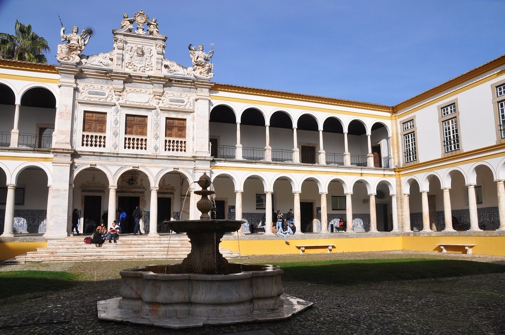 evora
