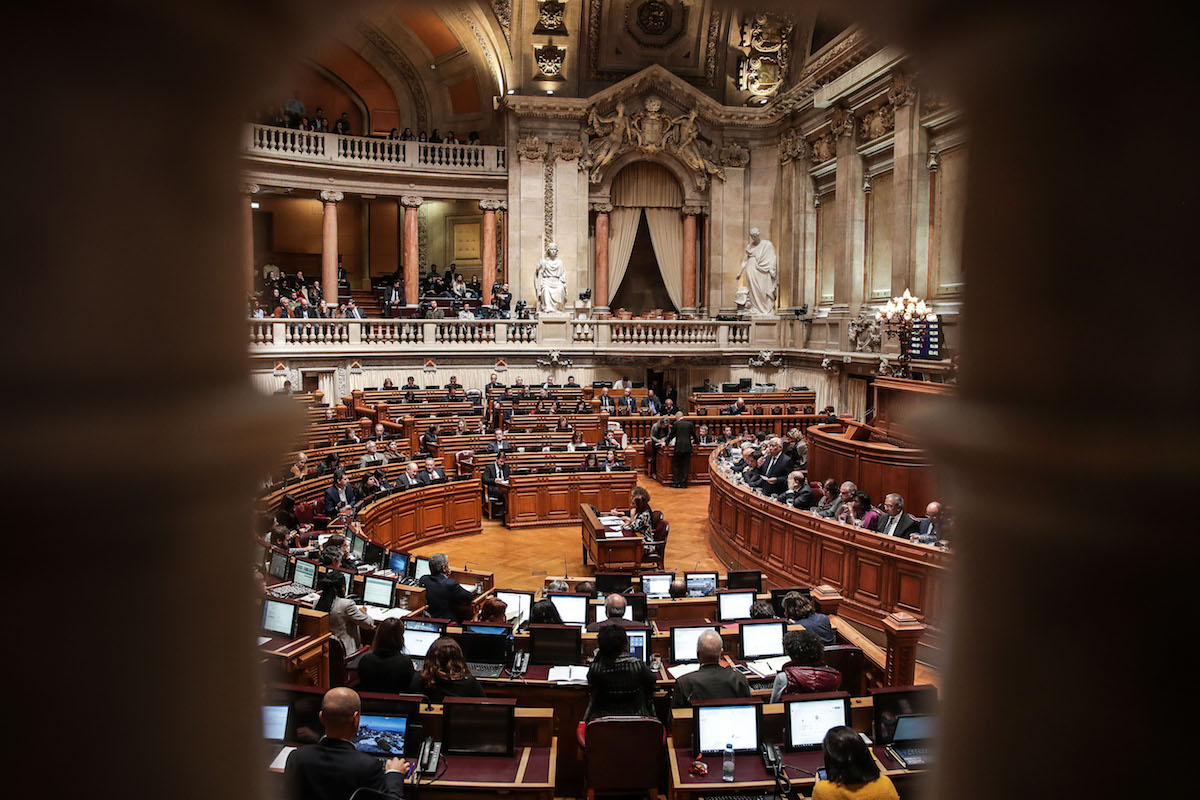 Solução contra pobreza divide partidos. Esquerda admite Taxa Tobin