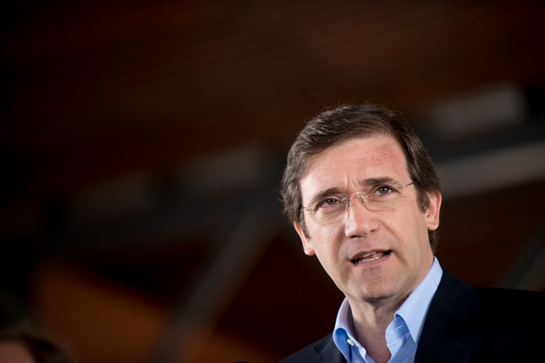 De Cristas a Salgado. PS tem 14 perguntas para Passos sobre o NB