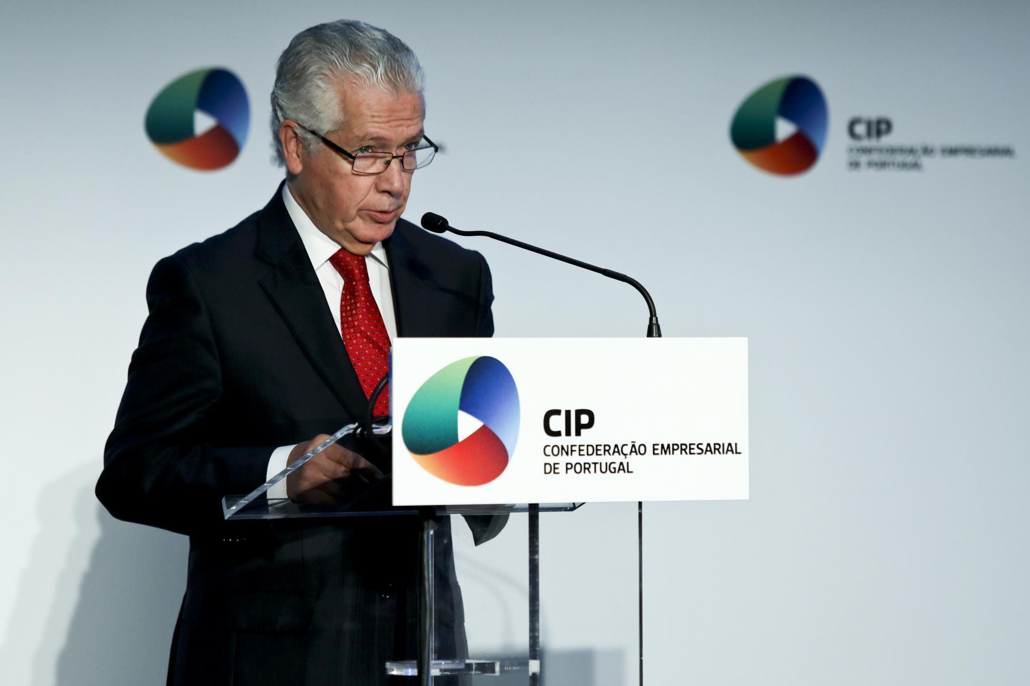 CIP propõe "almofada" pública de 8000 milhões para resolver moratórias - ZAP