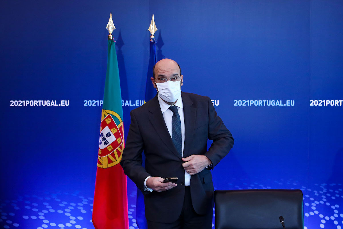 Siza Vieira defende entendimento UE-EUA para taxar gigantes digitais