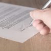 Letras pequeninas nos contratos ao consumidor proibidas - ZAP