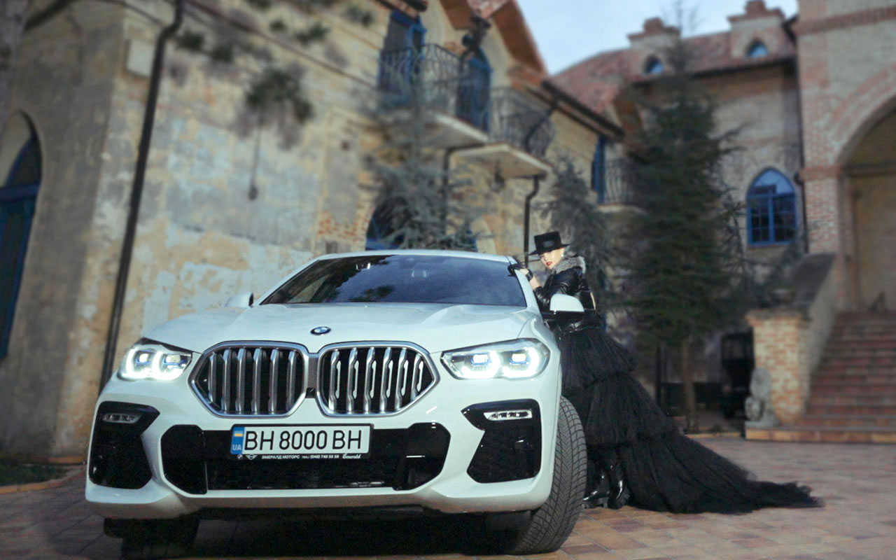 Анастасия Бондарчук главная роль в рекламных роликах для Emerald Motors