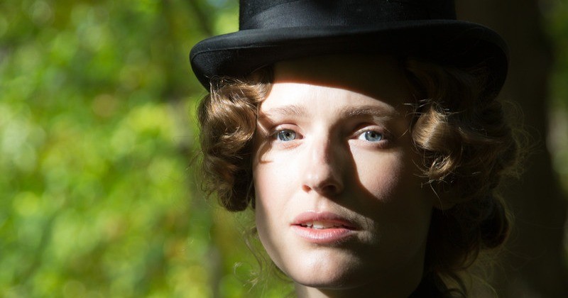 Софья Эрнст: «Ты просто влюбляешься в человека и думаешь: «Почему он?» | StarHit.ru