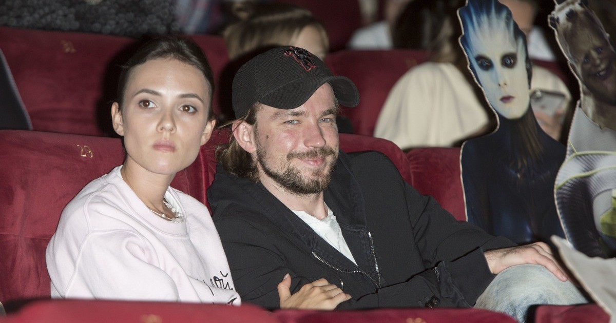 «Замуж позвал?»: поклонники бурно отреагировали на слова Саши Петрова своей избраннице | StarHit.ru