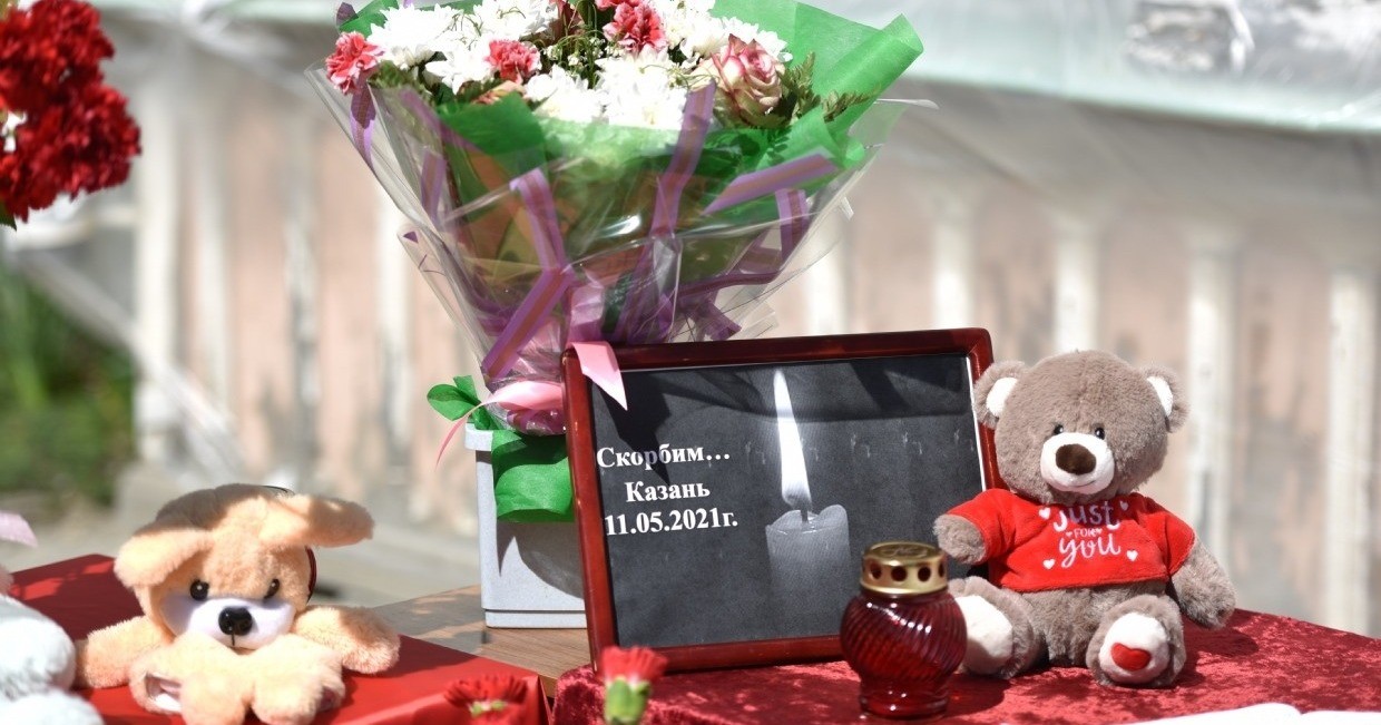 Выживший ученик 8 «А» из Казани: «Учительница истекала кровью, а он начал палить по нам» | StarHit.ru