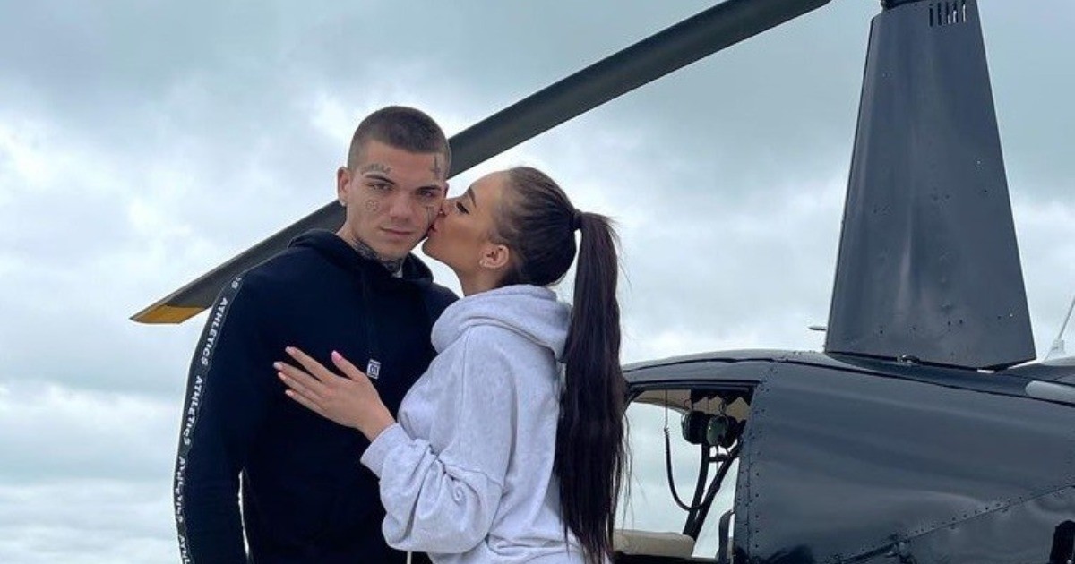 Алена Рапунцель озвучила дату регистрации со стриптизером | StarHit.ru