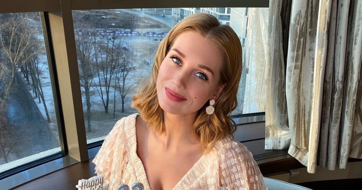 После «Текста» уже не страшно? Кристина Асмус оголила соски | StarHit.ru