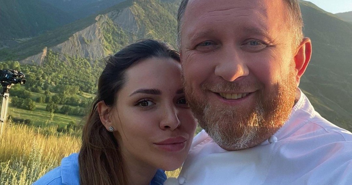 Константин Ивлев и его молодая жена ждут ребенка | StarHit.ru