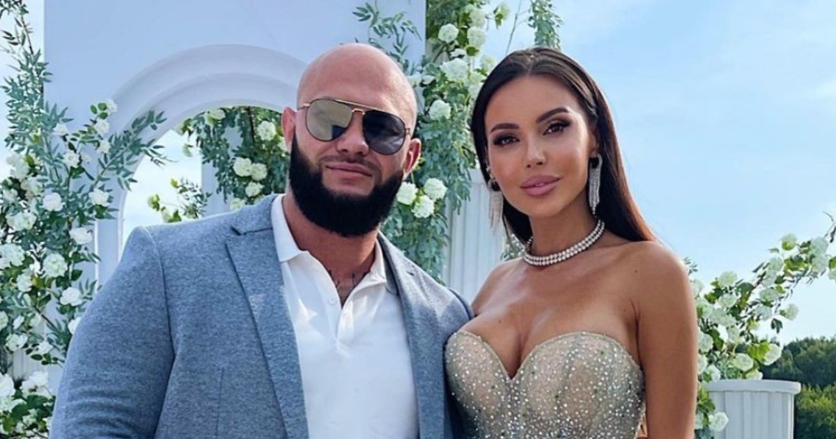 «Спали на полу в гостиной»: Оксана Самойлова пожаловалась на отдых с Джиганом | StarHit.ru