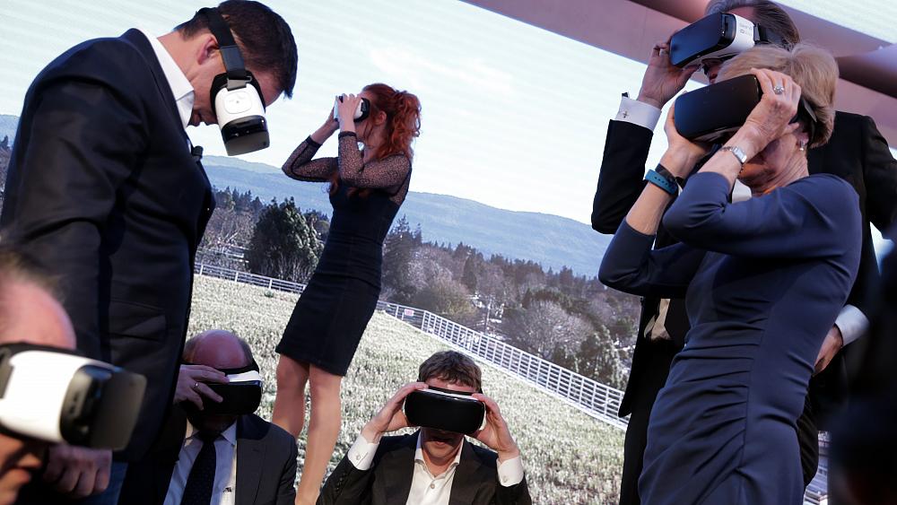 Facebook готовит ребрендинг и смену названия. Как это связано с "метавселенной"?