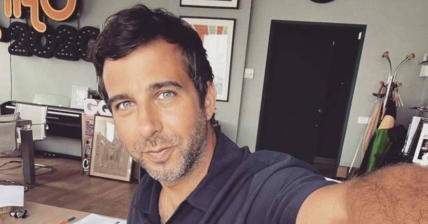 «На стороне медиков здравый смысл, на стороне антипрививочников — Оскар Кучера»: Иван Ургант высмеял антиваксеров