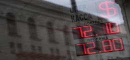 Рубль обвалился на страхах войны