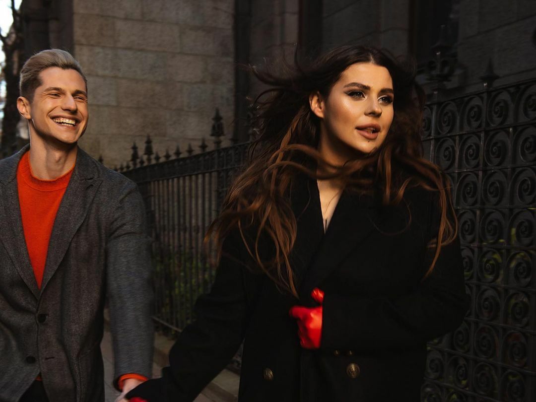 "Люблю прятаться в объятиях второй половинки". Солистка группы Kazka Зарицкая ответила на вопрос о романе с Мешковым