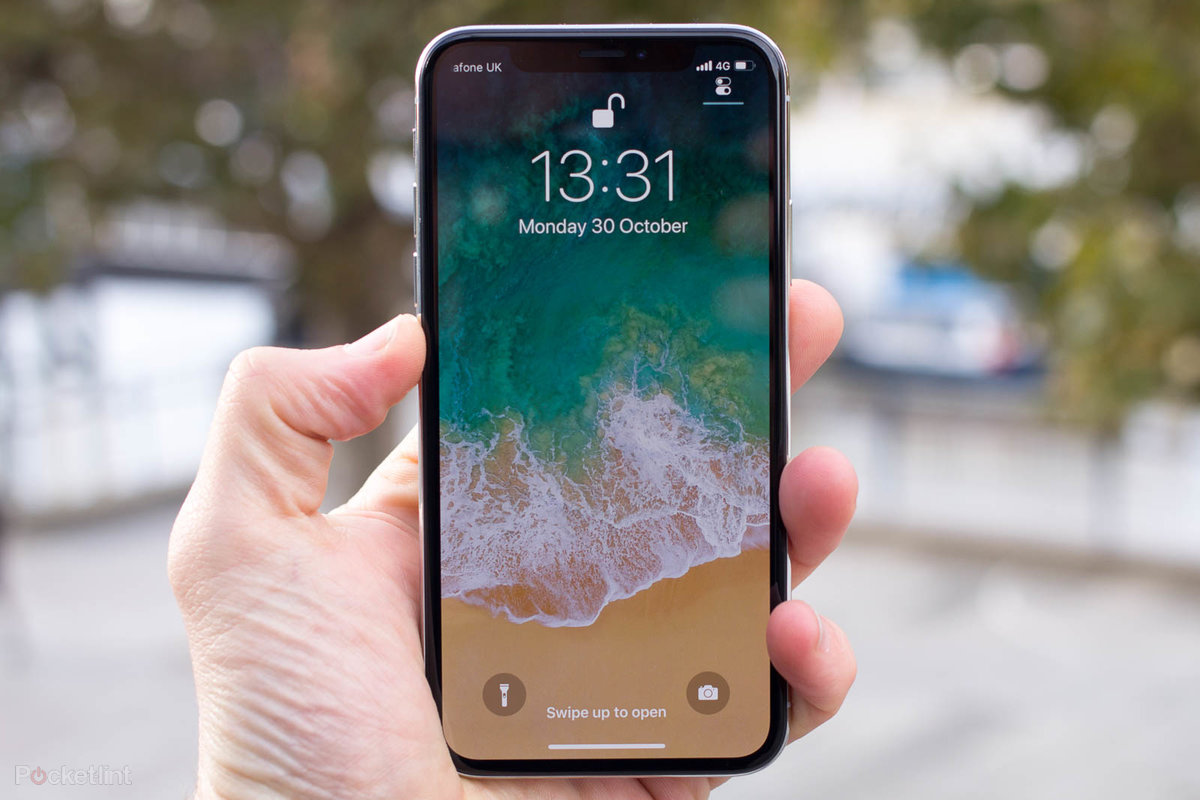 Первопроходец iPhone X с чёлкой не попал в список смартфонов Apple, в которых можно будет починить работу Face ID