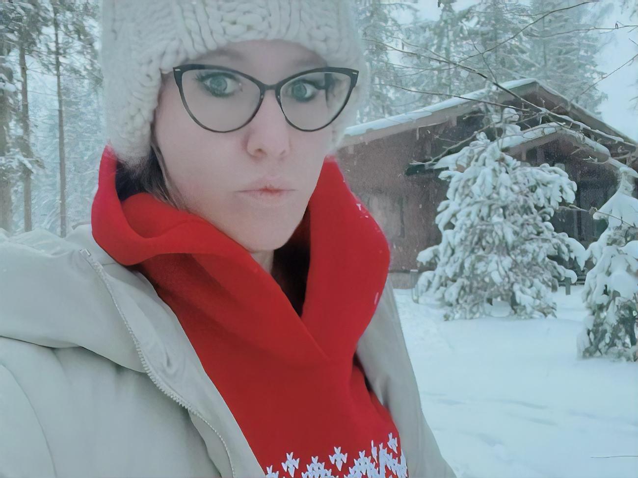 Потерявшая доход от YouTube Собчак заявила, что санкции против РФ не должны касаться "гражданских лиц". Ей ответили украинцы