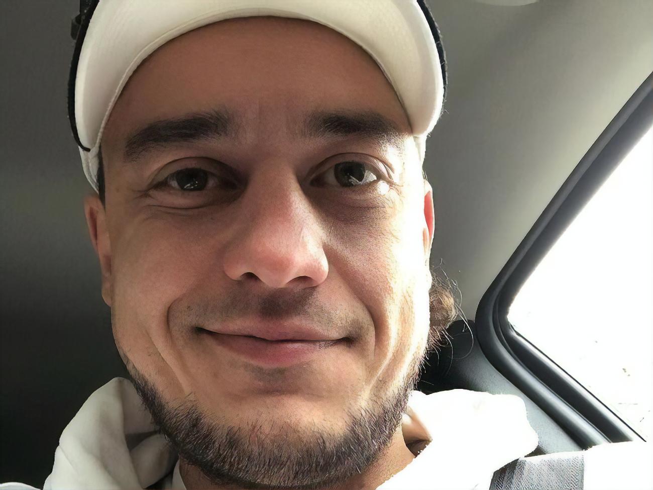 "В эту войну я буду ввязываться, конечно". Звезда "Орла и решки" Синельников рассказал о жизни после эвакуации из Бучи