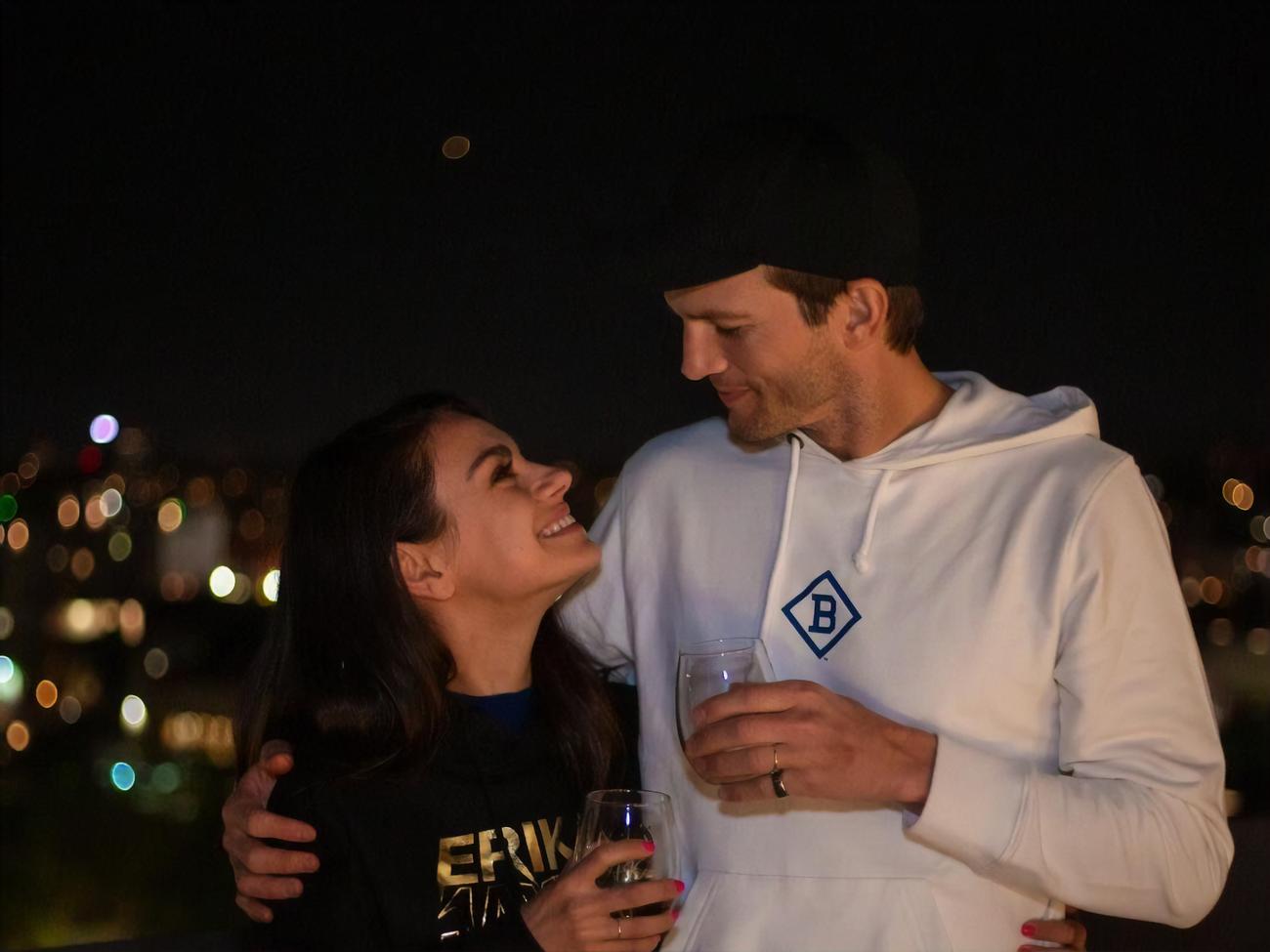 65 тыс. человек отозвались на призыв Кунис и Катчера оказать помощь Украине после нападения РФ. Актеры заявили, что собрали уже $30 млн