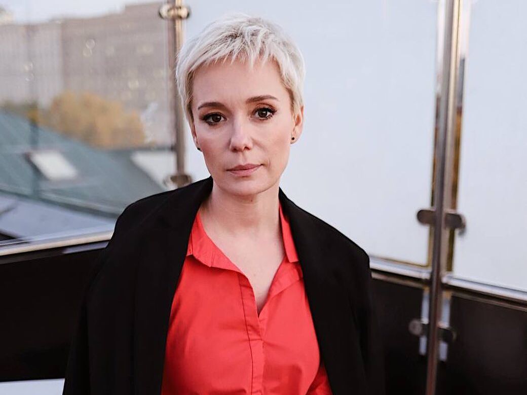 "Чтобы вернуться, надо врать всему миру". Хаматова покинула Россию после своего призыва к Путину прекратить войну с Украиной