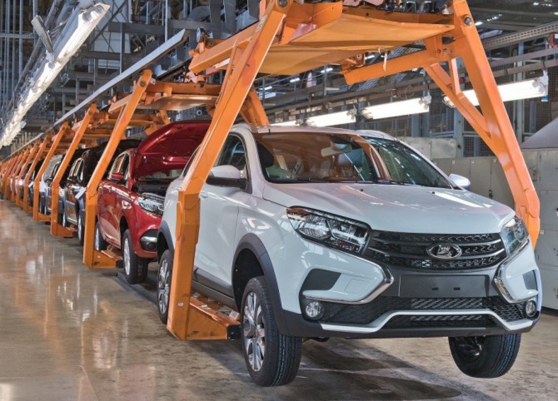 «АвтоВАЗ», который только возобновил производство, снова остановит его с 5 марта