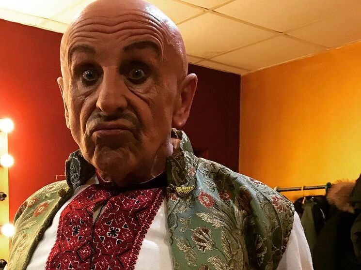 "Россияне, настоящие ваши родители – Вова Х...йло и патриарх Гундяев". Вертинский записал для населения РФ предпасхальное пожелание