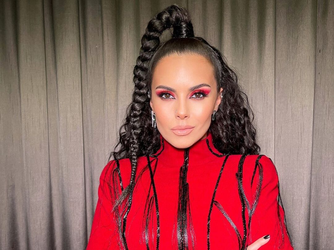 "Ой у лузі червона калина". Хлывнюк, NK, Могилевская, Полякова, Никитюк спели украинскую народную песню. Видео