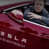 Капитализация Tesla упала на $128 млрд. Без Twitter не обошлось