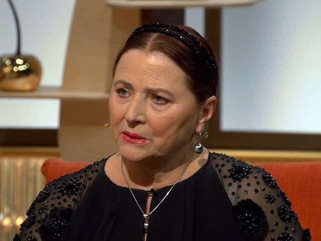 "Тепер у нас своя Голгофа". 74-летняя Нина Матвиенко прочитала перед камерой стихотворение о войне. Видео