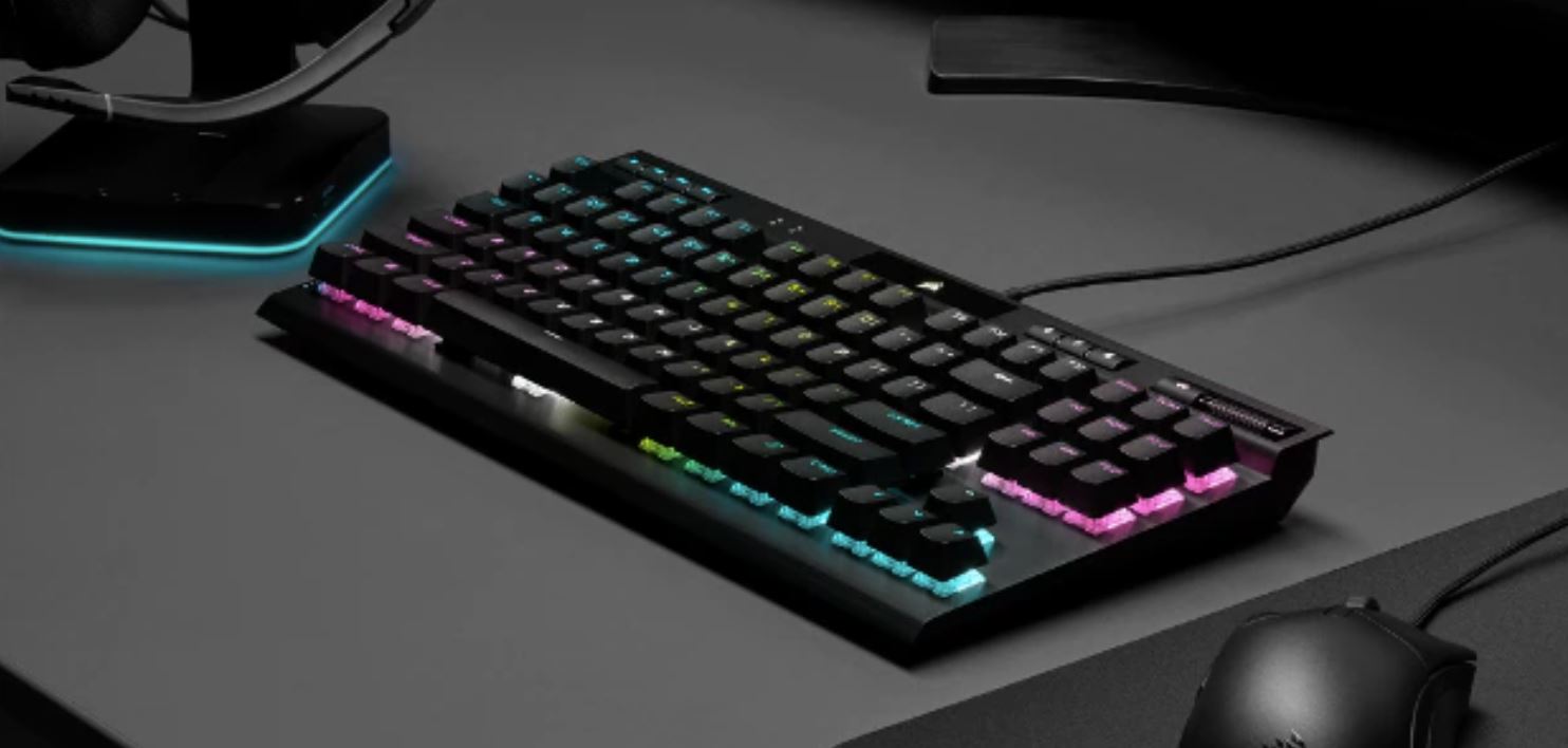 В клавиатуре Corsair K70 RGB TKL используются оптико-механические переключатели с ресурсом 150 млн нажатий