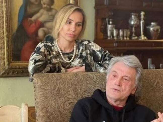 "Виктор уже в Торонто". Дочь Ющенко сообщила, что ее 17-летний сын будет учиться в Канаде