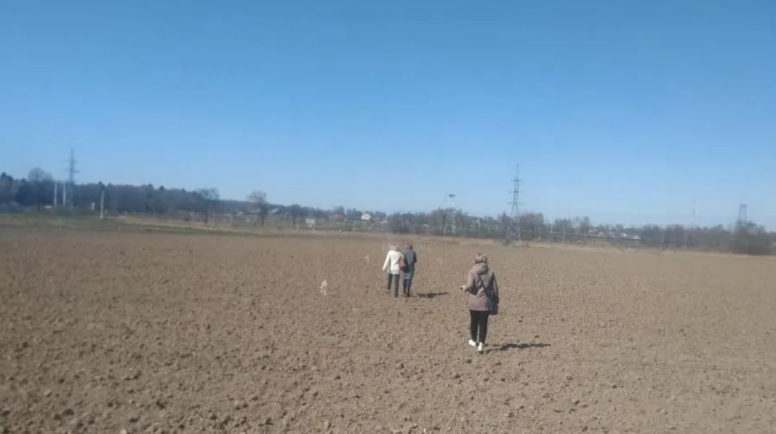 Вместо сборки авто — сажать огороды. Калининградский завод «Автотор», на котором собирали BMW, KIA и Huyndai, раздаёт рабочим участки под огороды