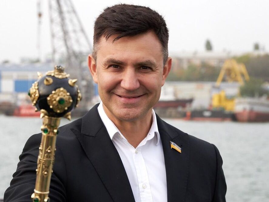 "Ну где бы он мог быть, как не на банкете в Праге". В сети возмущены выездом Тищенко за границу. Нардеп прокомментировал