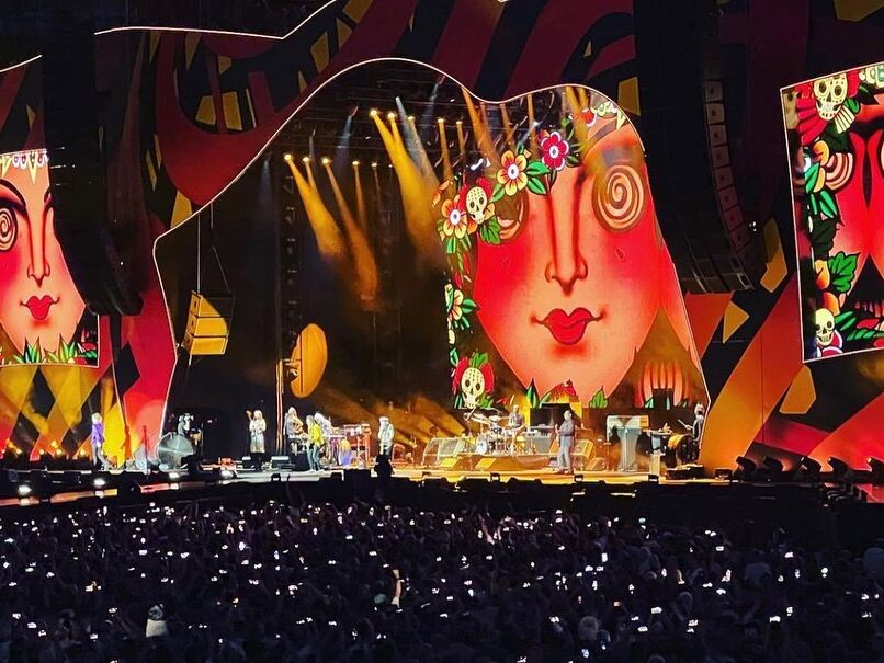 "Они проделали долгий путь, чтобы быть здесь". The Rolling Stones выступила в Вене с участниками двух украинских хоровых коллективов. Видео
