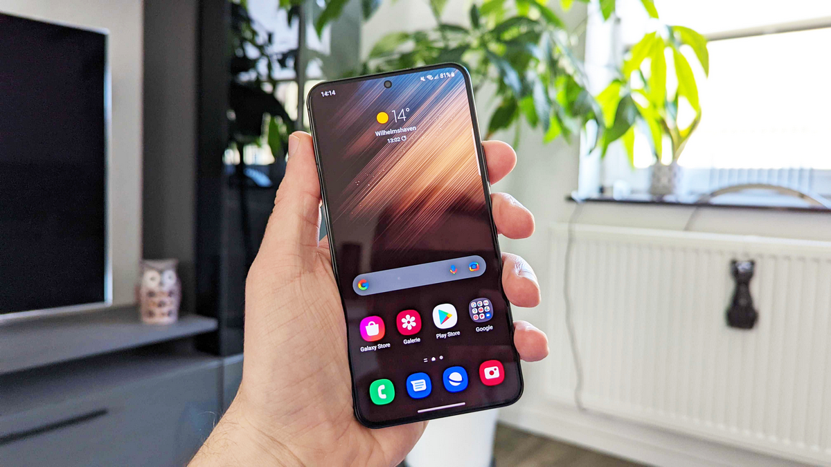 В чем Samsung оказалась лучше Google и других производителей Android-смартфонов. Galaxy S22 предлагает лучшую поддержку разработчиков сторонних приложений для камер