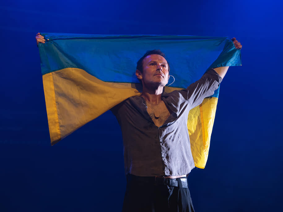 "Город, который является символом украинского сопротивления". Вакарчук показал, как выглядит обстреливаемый оккупантами Бахмут. Видео