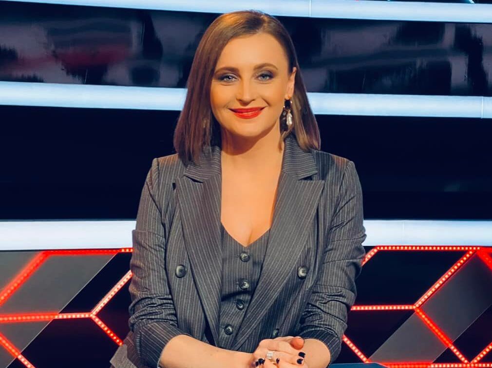 Сотрудницы "5 канала" снялись без одежды и белья для календаря в поддержку ВСУ. Их обвинили в продвижении сексистских нарративов