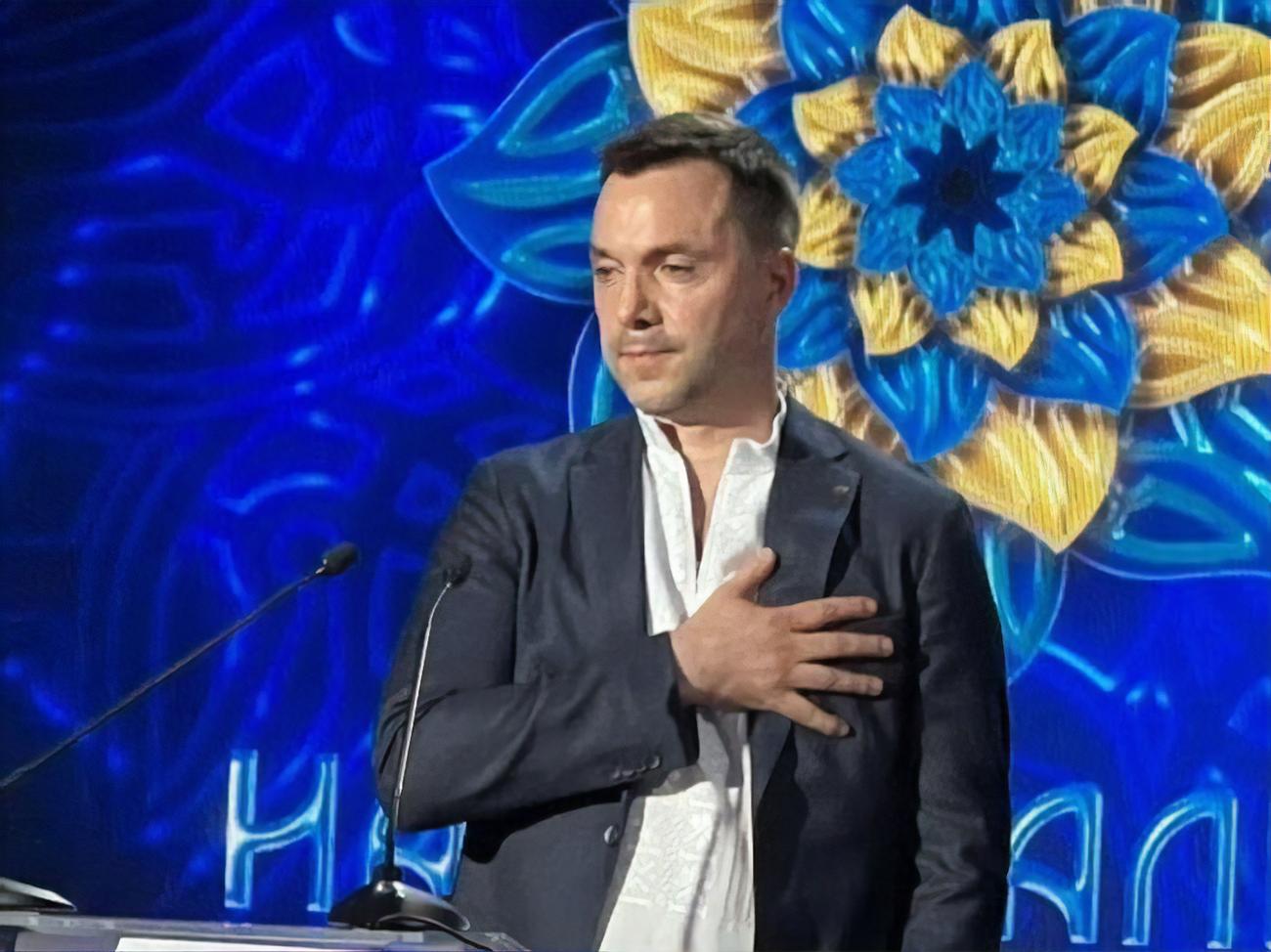 "Остались жена и маленький сын". Арестович сообщил о гибели на войне друга