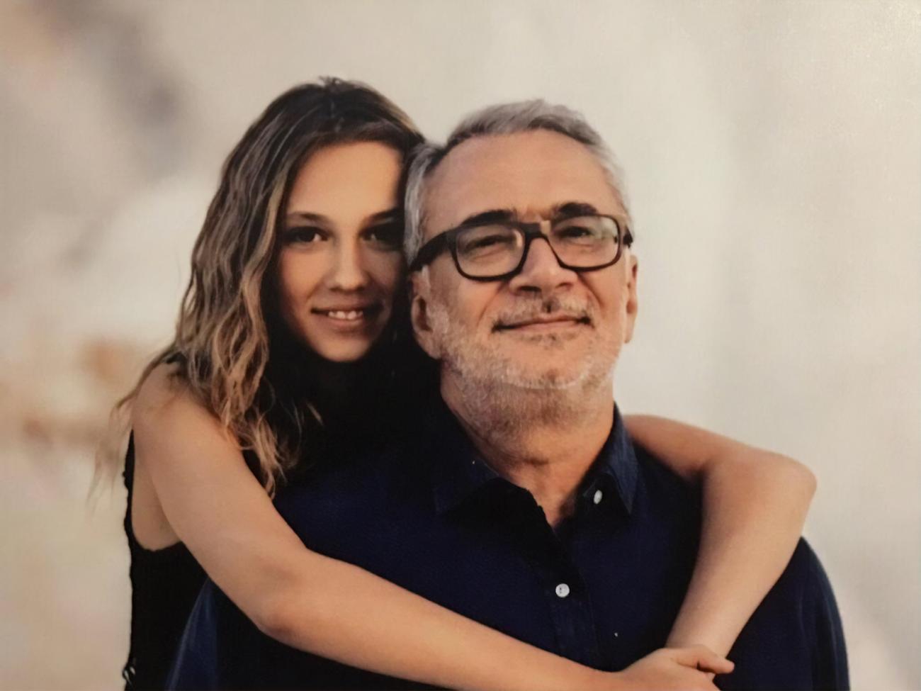 18-летняя дочь Константина Меладзе показала редкое фото со своей 46-летней матерью