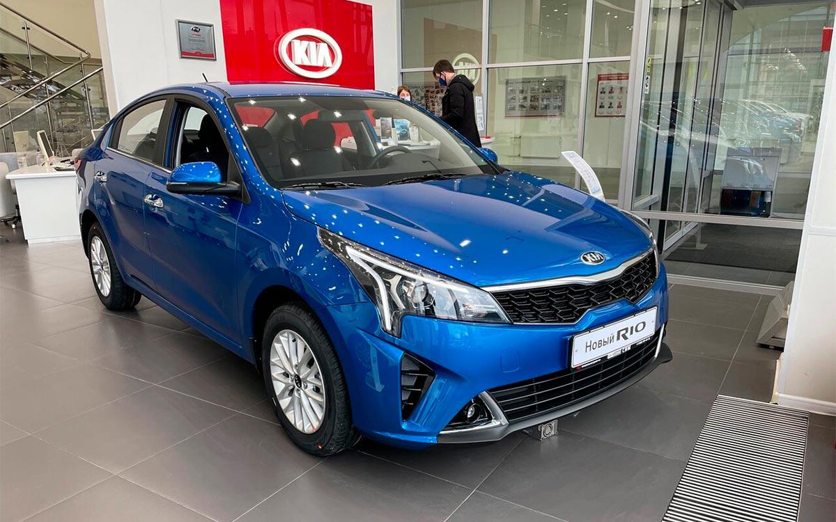 За 2022 год хитовый седан Kia Rio подорожал в России на 500 тыс. рублей, кроссовер Sportage – почти на 900 тыс. рублей
