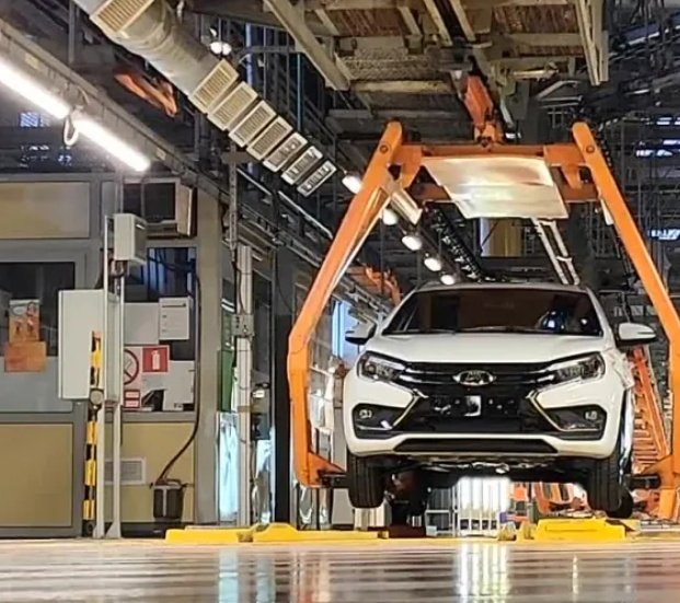 Объёмы производства Lada Vesta NG взлетели в 10-15 раз. Пока собирают самые простые версии