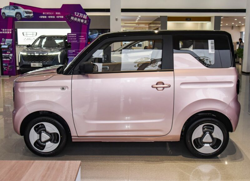 Современный электромобиль дешевле 6 000 долларов. Представлен Geely Panda mini