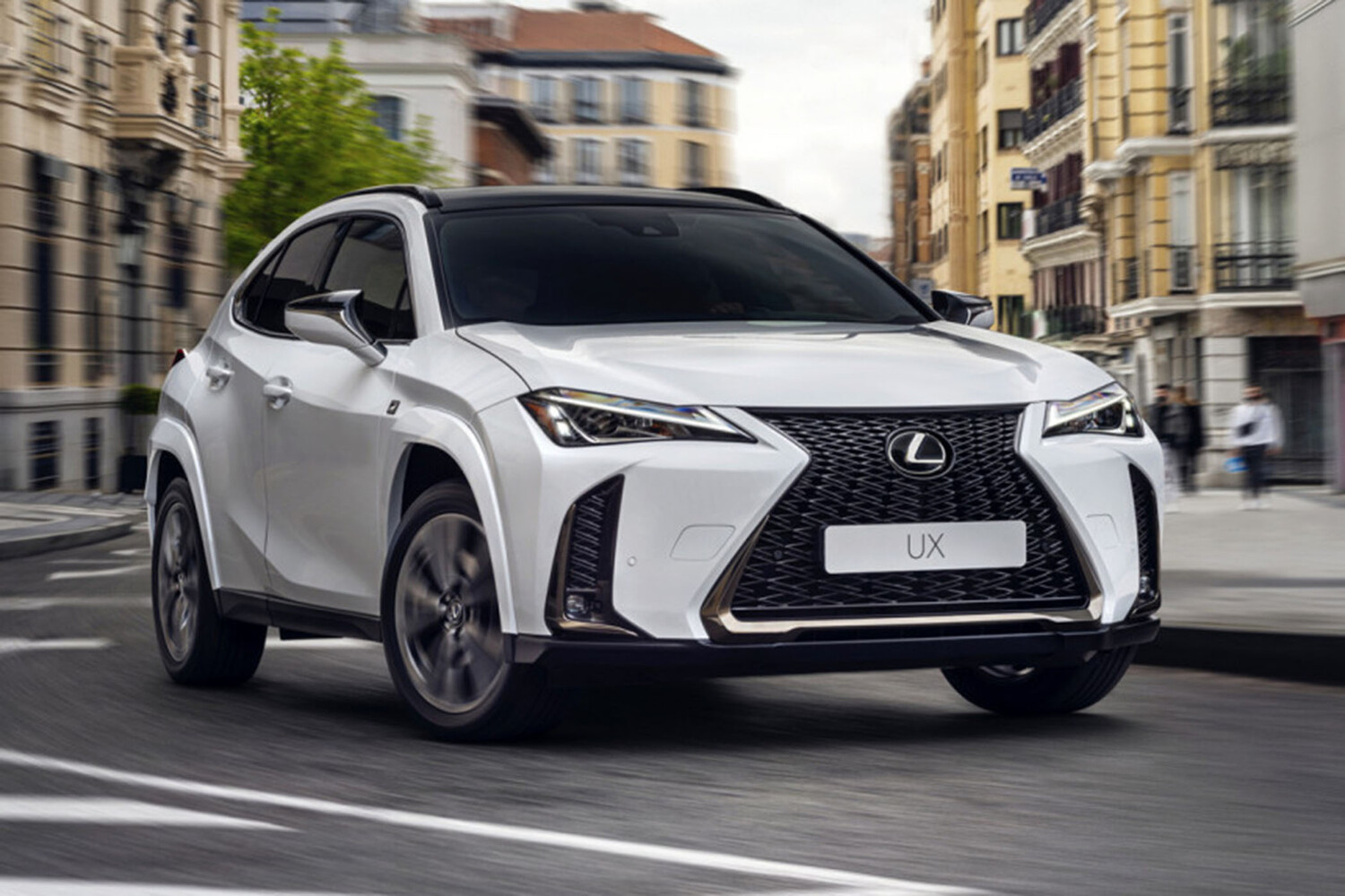 В России начали продавать обновленные кроссоверы Lexus UX, цены сильно разнятся