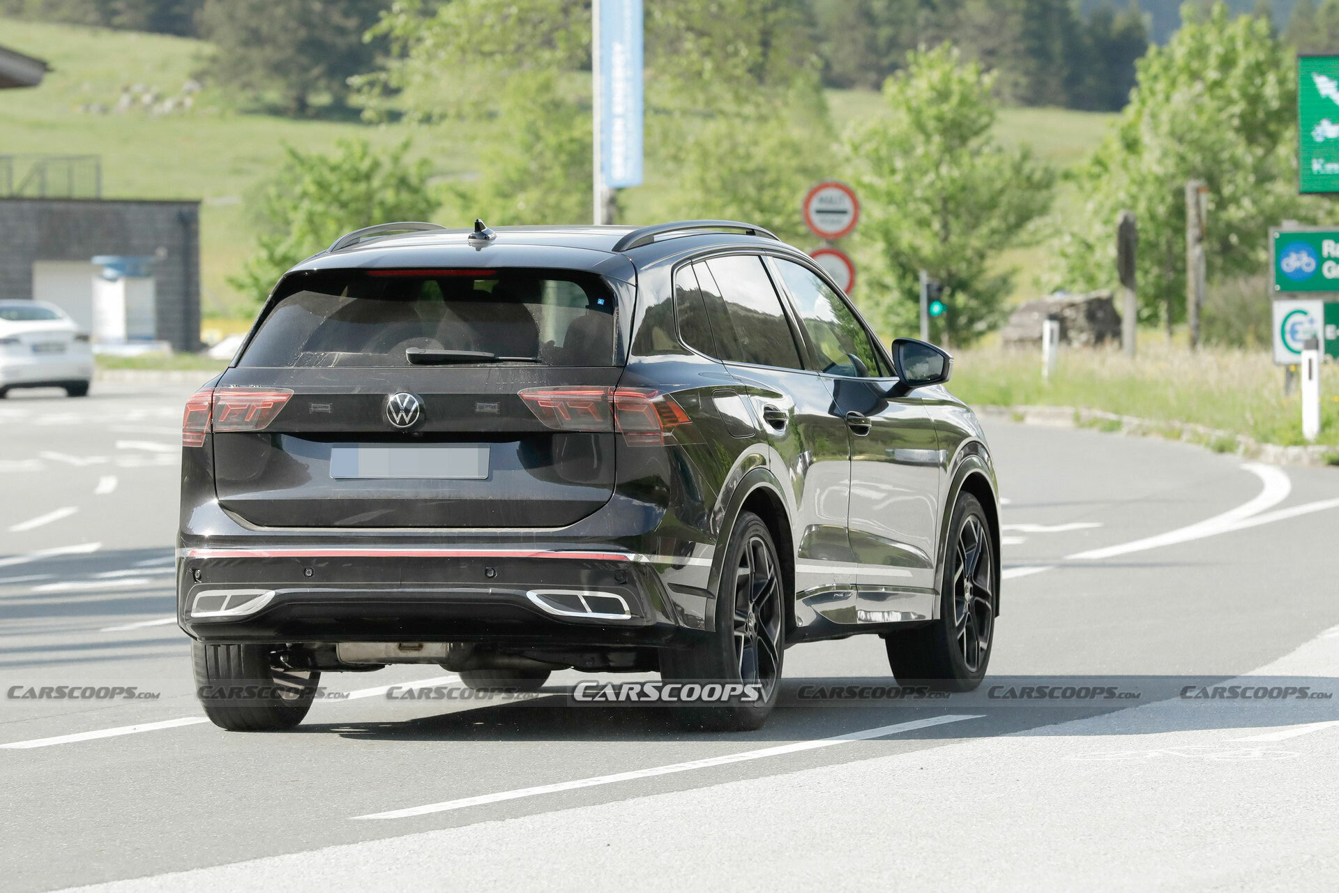 Это Volkswagen Tiguan R-Line 2024. Появились первые фото новинки