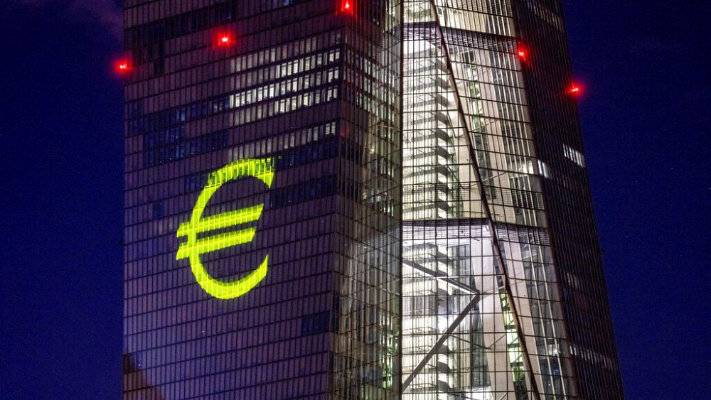 Инфляция в еврозоне упала в июне до 5,5%