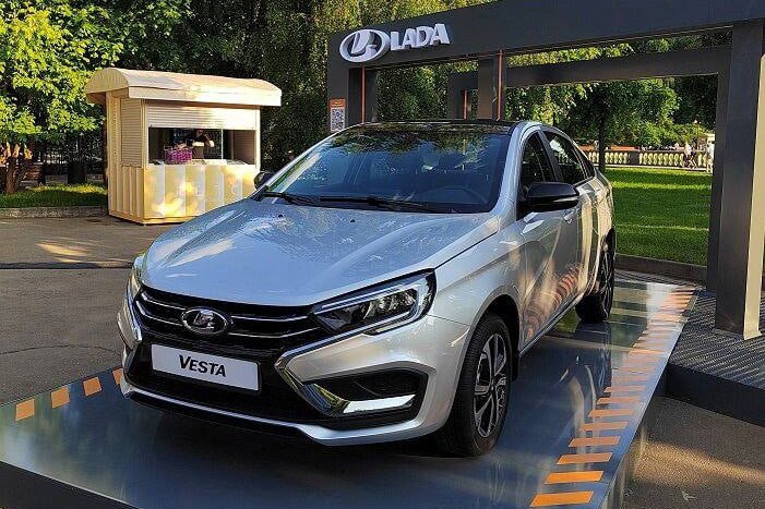 Время идет, а ничего не меняется: Lada Vesta сходит с конвейера в некомплектном состоянии, дефицит комплектующих – по 16 позициям