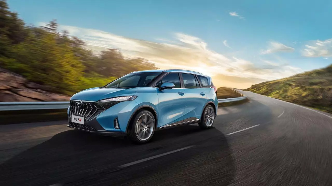 Haima возвращается в Россию с кроссовером Haima 8s и минивэном Haima 7x. Названы цены, машины доступны для заказа