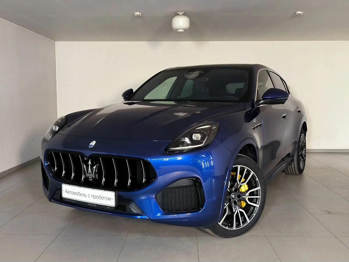 Настоящий эксклюзив: крупный российский дилер продает кроссовер Maserati Grecale GT 2023. У него 300 л.с., полный привод, 8-ступенчатый «автомат» и относительно небольшой пробег