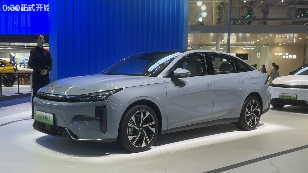 Платформа Geely Monjaro, 390 л.с. и запас хода 1370 км – за 17,5 тыс. долларов. В Китае представили Geely Galaxy L6 и объявили цены